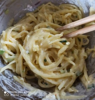 土豆鸡蛋盘丝饼的做法步骤：4