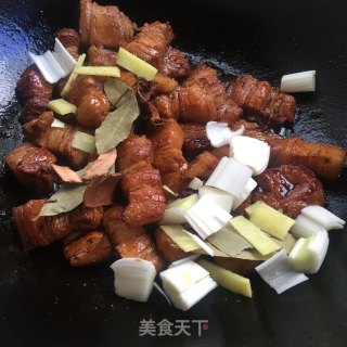 红烧肉炖土豆的做法步骤：4