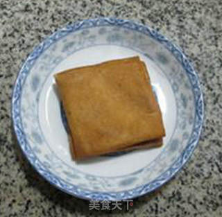 香干黑木耳炒香芹的做法步骤：2