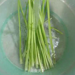 香干黑木耳炒香芹的做法步骤：4