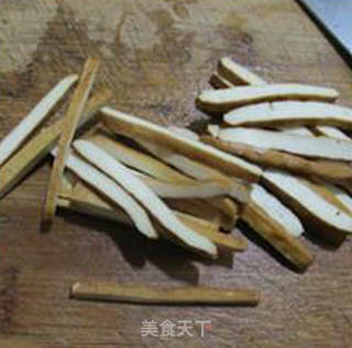 香干黑木耳炒香芹的做法步骤：8