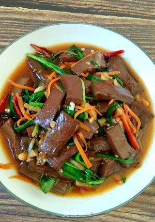 韭菜炒鸭血的做法步骤：9