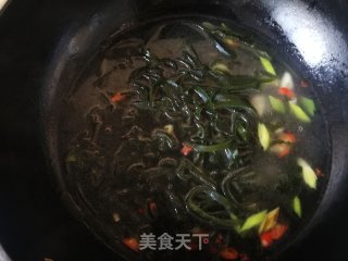 虫草花海带煮粉丝的做法步骤：6