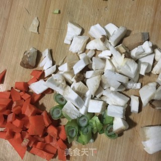 “快手小炒”鲜贝炒三丁的做法步骤：3