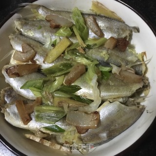 一卤鲜咸鱼蒸白菜的做法步骤：11