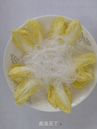 牛肉粉丝蒸白菜的做法步骤：2