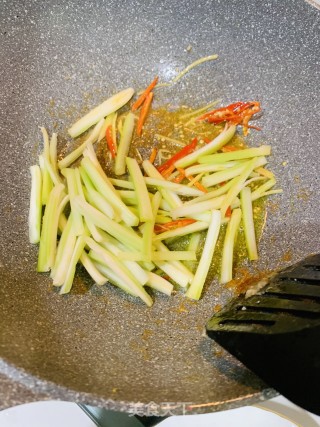 芹菜香干肉丝的做法步骤：4