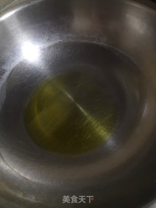 鱿鱼炒蒜苔的做法步骤：5