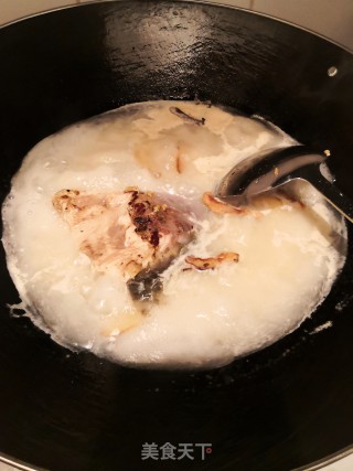 小白菜鱼尾汤的做法步骤：4