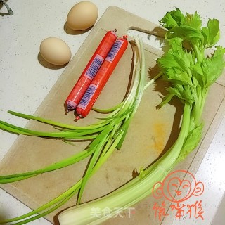 西芹火腿鸡蛋饼的做法步骤：1