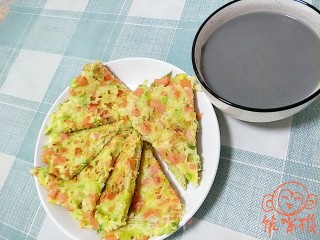 西芹火腿鸡蛋饼的做法步骤：9