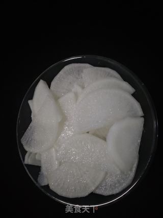 简单爽口脆腌白萝卜的做法步骤：2