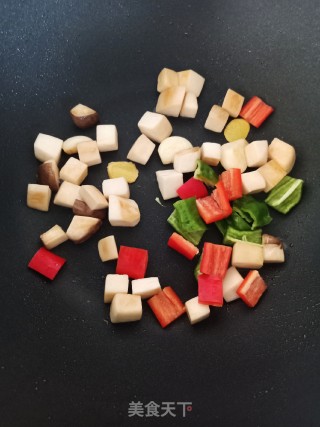 杏鲍菇炒牛肉粒的做法步骤：4