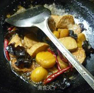 板栗黑木耳小素鸡的做法步骤：10