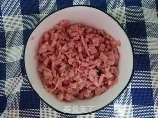 午餐肉花卷的做法步骤：2