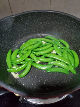蒜香甜豆的做法步骤：9