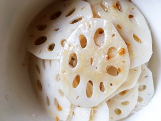 炝拌藕片的做法步骤：5