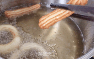 外酥里嫩的西班牙油条的做法步骤：10