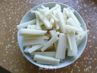 苤蓝鸭蛋炒年糕的做法步骤：1