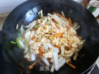 苤蓝鸭蛋炒年糕的做法步骤：7