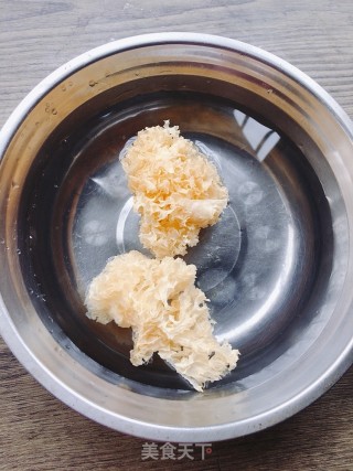 紫薯银耳羹的做法步骤：1