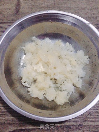 紫薯银耳羹的做法步骤：2