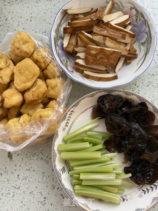 麻辣烤鱼的做法步骤：6