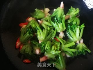 小米椒炒菠菜根的做法步骤：6