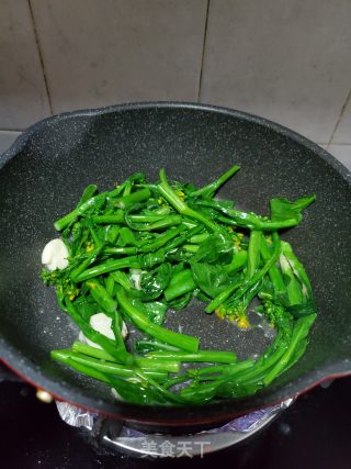鸡蛋菜心炒粉条的做法步骤：6