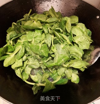 金银蛋上汤豆苗的做法步骤：5