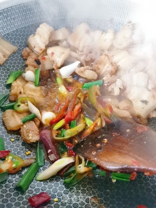 回锅肉的做法步骤：9