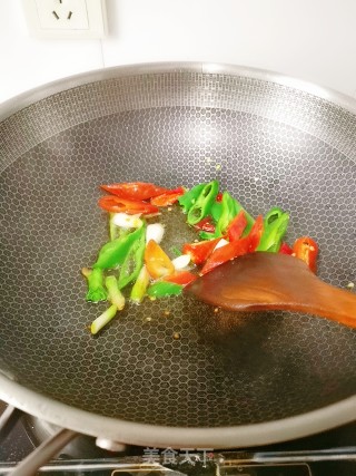 蒜苗炒酱牛肉的做法步骤：3