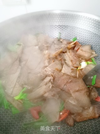 蒜苗炒酱牛肉的做法步骤：5