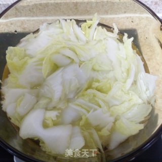 醋溜白菜的做法步骤：1