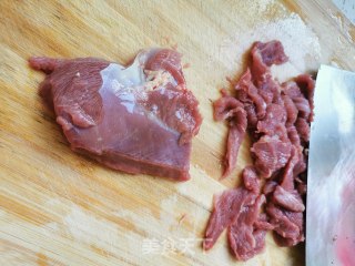 小炒鸭胸肉的做法步骤：1