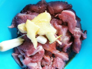 小炒鸭胸肉的做法步骤：3