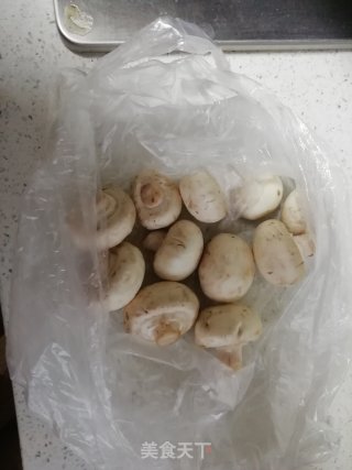 蘑菇蛋花汤的做法步骤：1
