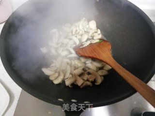 蘑菇蛋花汤的做法步骤：5