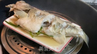 清蒸鲈鱼的做法步骤：5
