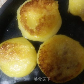 煎东北粘豆包的做法步骤：9
