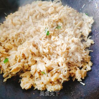 金针菇炒鸡蛋的做法步骤：6