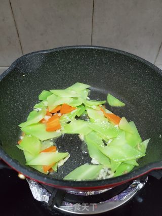 蒜香莴笋的做法步骤：5