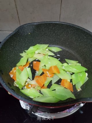蒜香莴笋的做法步骤：6