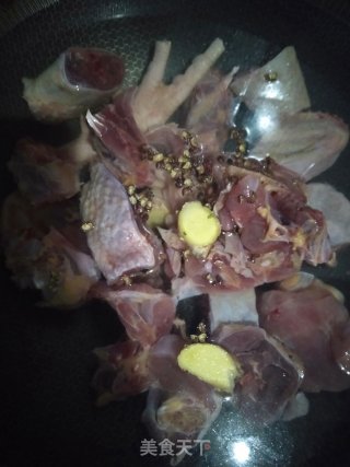 烧鸡公的做法步骤：1