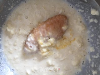 蒜香炸鸡翅的做法步骤：10