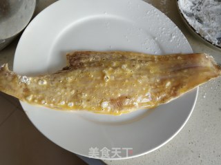 炸大踏板鱼的做法步骤：5