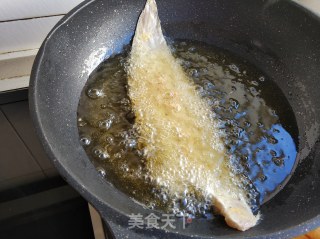 炸大踏板鱼的做法步骤：6
