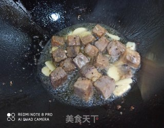 土豆荷兰豆炒牛肉粒的做法步骤：6