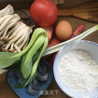 酸辣菌菇虾仁汤的做法步骤：1