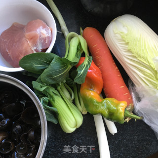肉丝时蔬炒猫耳的做法步骤：3